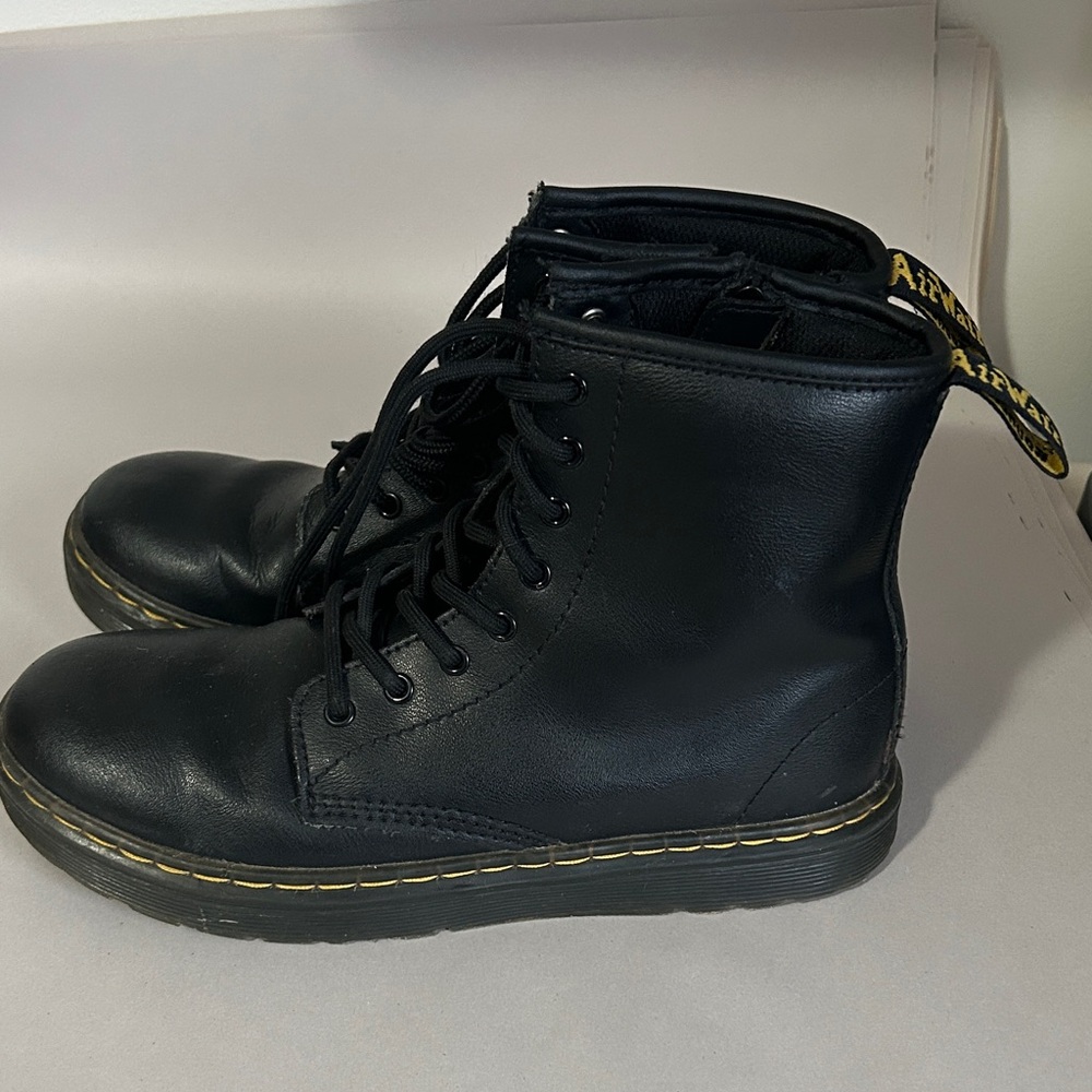 Dr. Martens Kids Black Boots - Picture 4 of 9